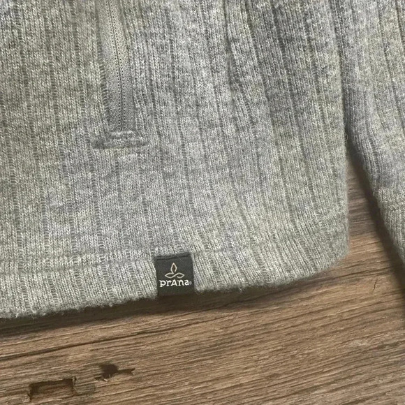 Prana Gray Full Zip Up Sweater Size Medium - Picture 3 of 5